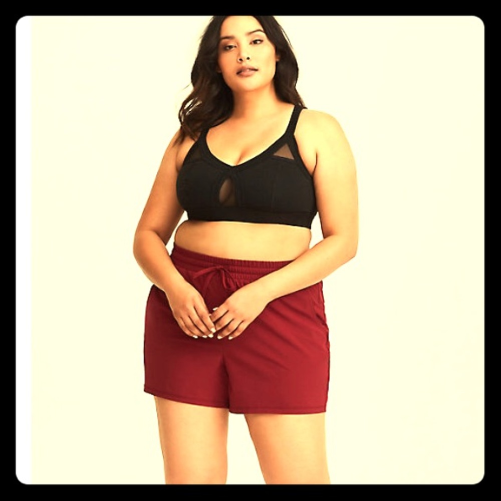 BURGUNDY ACTIVE TRACK SHORT